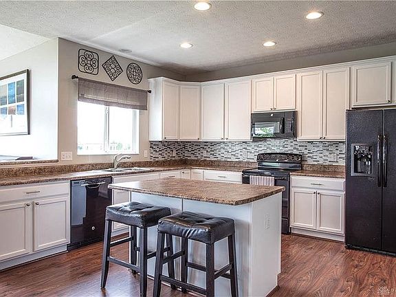 4th image of 1062 McKinney Ln