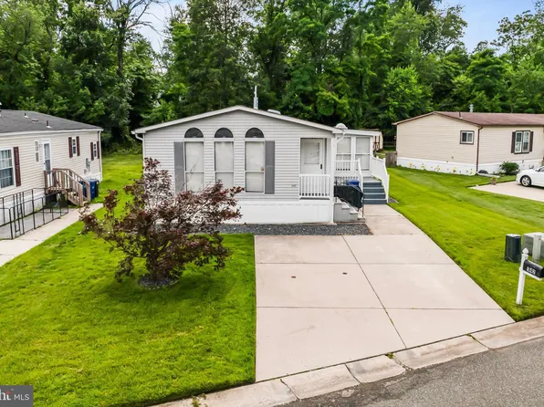 542 Ivy Ct, Mount Laurel, NJ 08054
