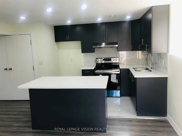 25 Gabrielle Cres #BASEMENT — Photo 7
