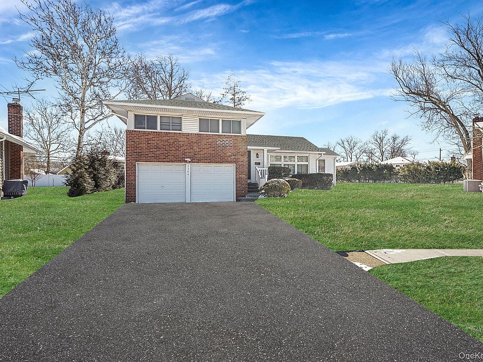 1st image of 1384 Dieman Lane