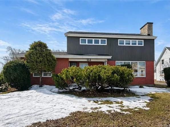 164 Saint Pierre E #O, Caraquet, NB E1W 1B1