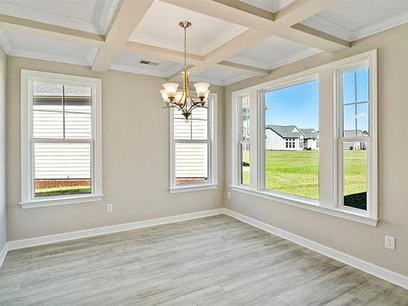 5th image of 411 Starlit Way