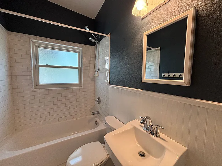 318 Sprucewood Ln — Photo 14