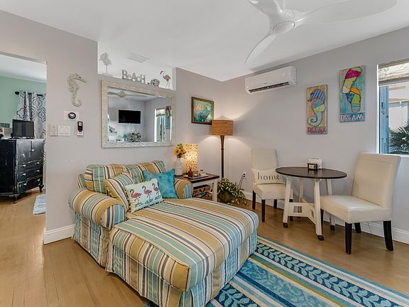 3rd image of 116 S Grandview Ave #2