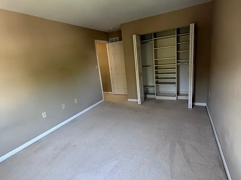 2264 Raleigh Rd — Photo 31