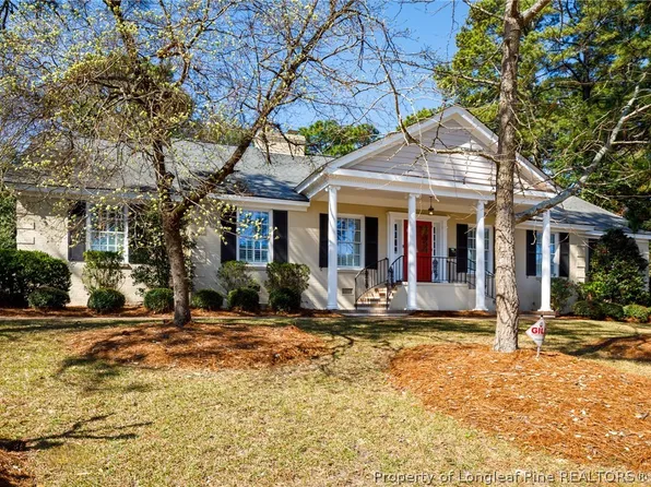 1134 Offshore Dr, Fayetteville, NC 28305