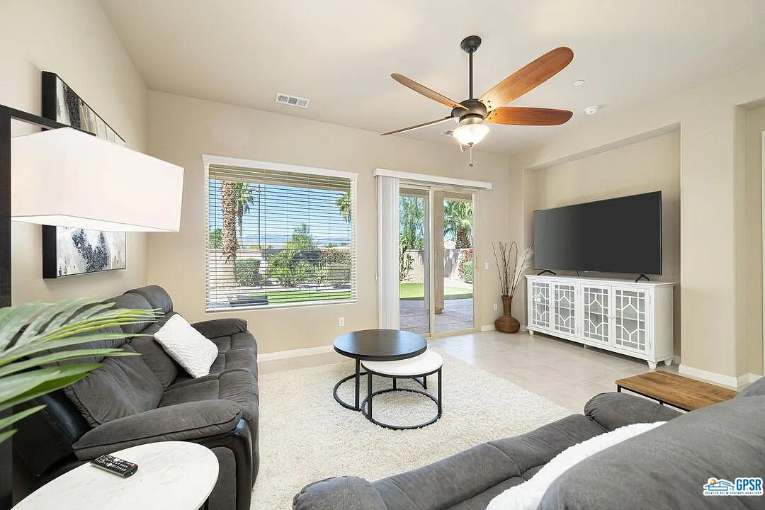 2 bed, 1321 sqft, $3,400 — Photo 1
