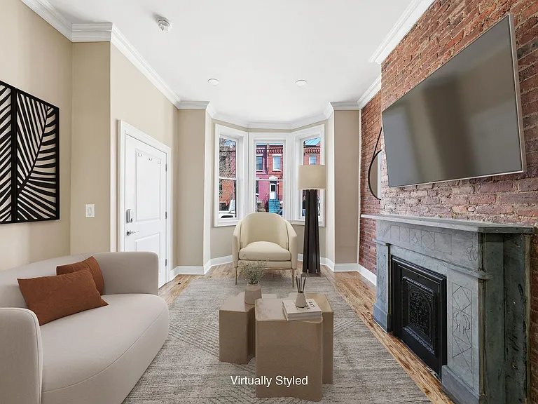 37 Astoria Pl #1 — Photo 4