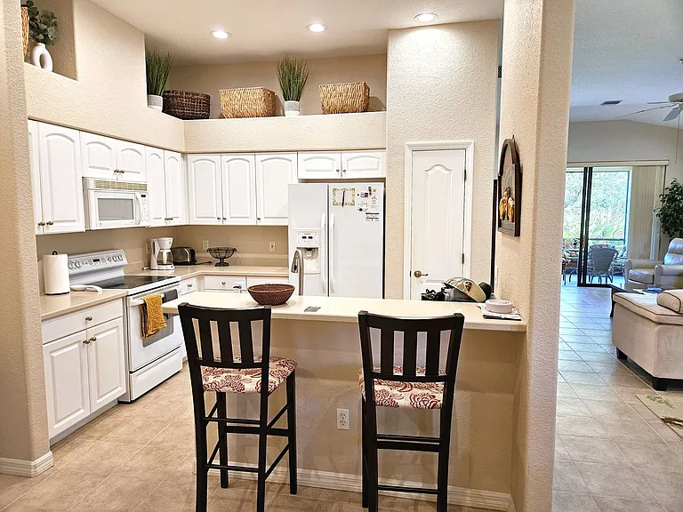 4528 Cancello Grande Ave — Photo 25