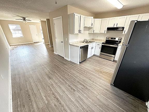 4th image of 220 Lanier Dr #F7b256708