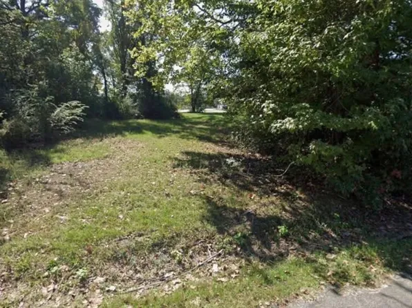 W Knight Ave, White Hall, AR 71602