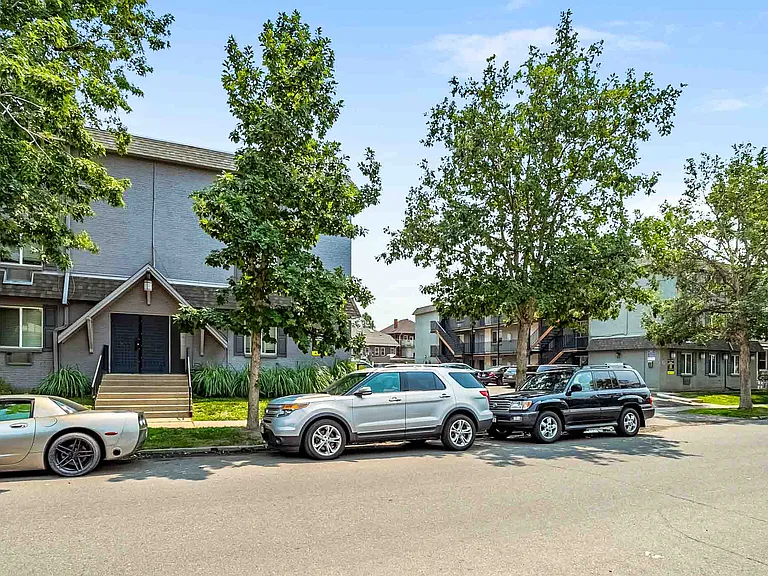 Pearl Apartments — Photo 17