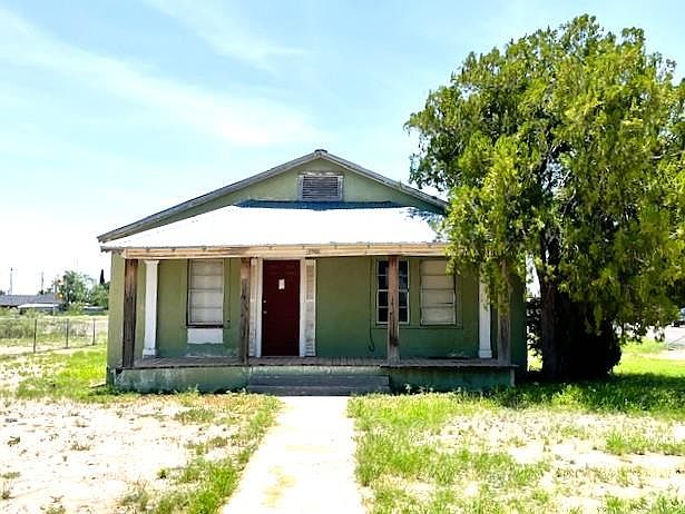 1st image of 805 W 2nd St