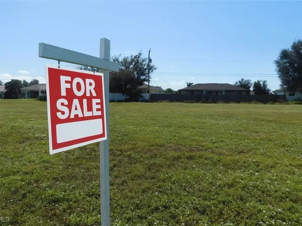 2148 Diplomat Pkwy E, Cape Coral, FL 33909