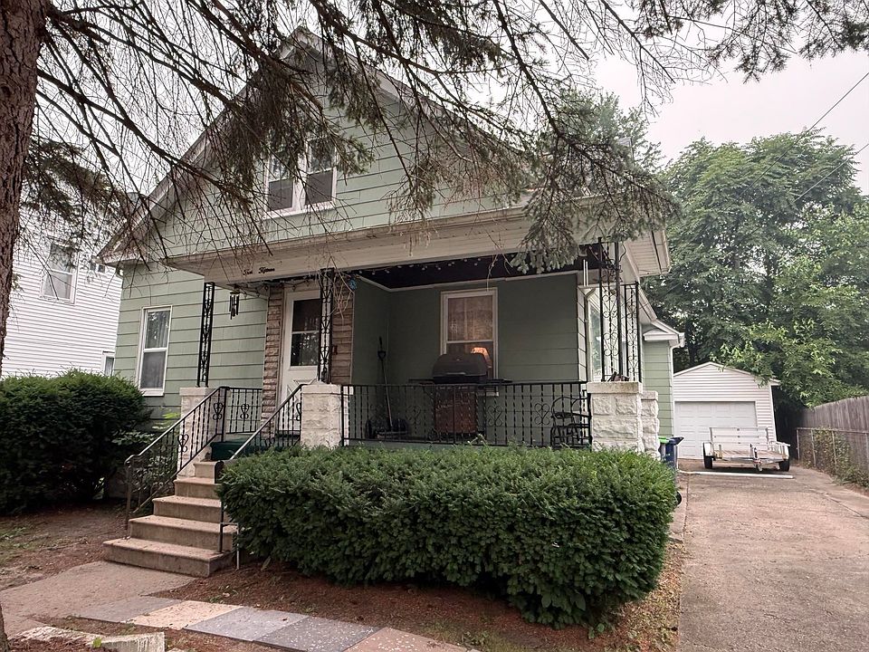 1st image of 415 N McLellan St