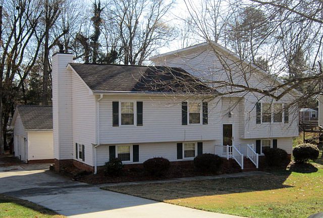 1st image of 126 E Stadium Dr