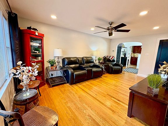 5th image of 82 Millard Ave