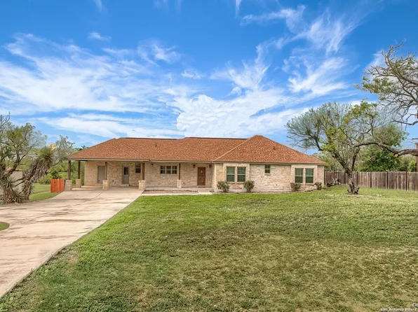 104 Colibro Creek Dr., La Vernia, TX 78121