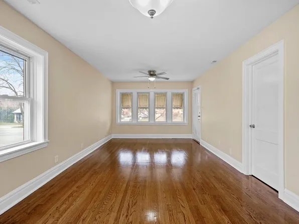 6931 26th St #1F, Berwyn, IL 60402