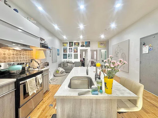 Rented by Doorway NYC, LLC | media 2