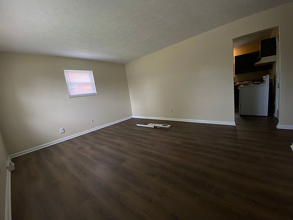 3rd image of 537 Asbury Ln