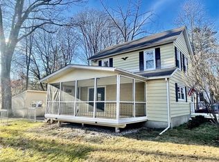 31 Yetter Ln, Sparrow Bush, NY 12780