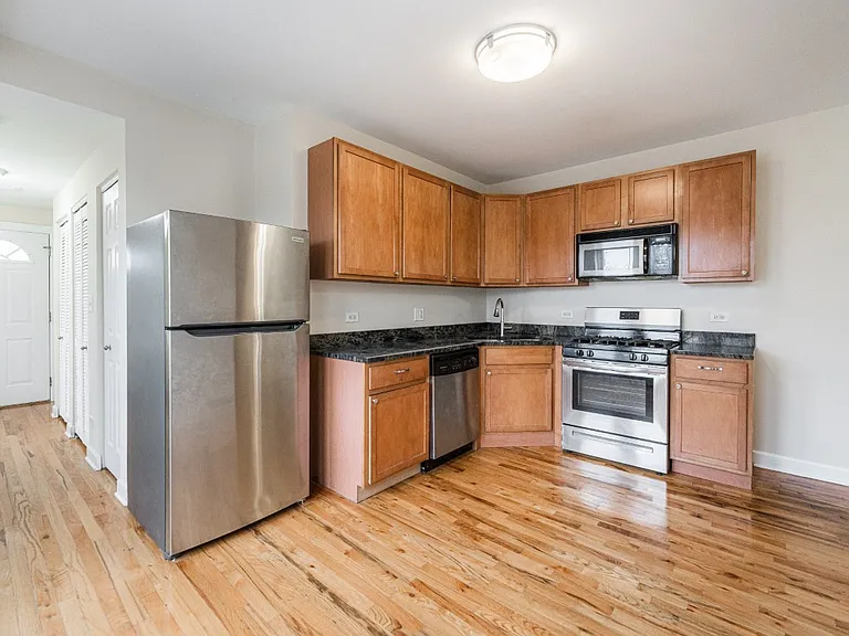 4600 N Monticello Ave #3N — Photo 1