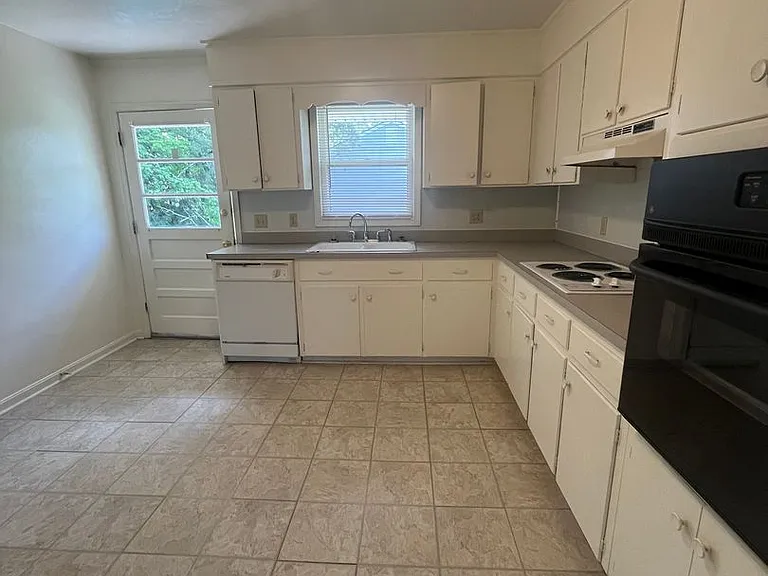 207 Broce Dr — Photo 8