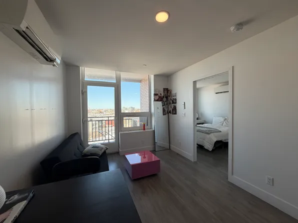 1399 Myrtle image 1 of 17