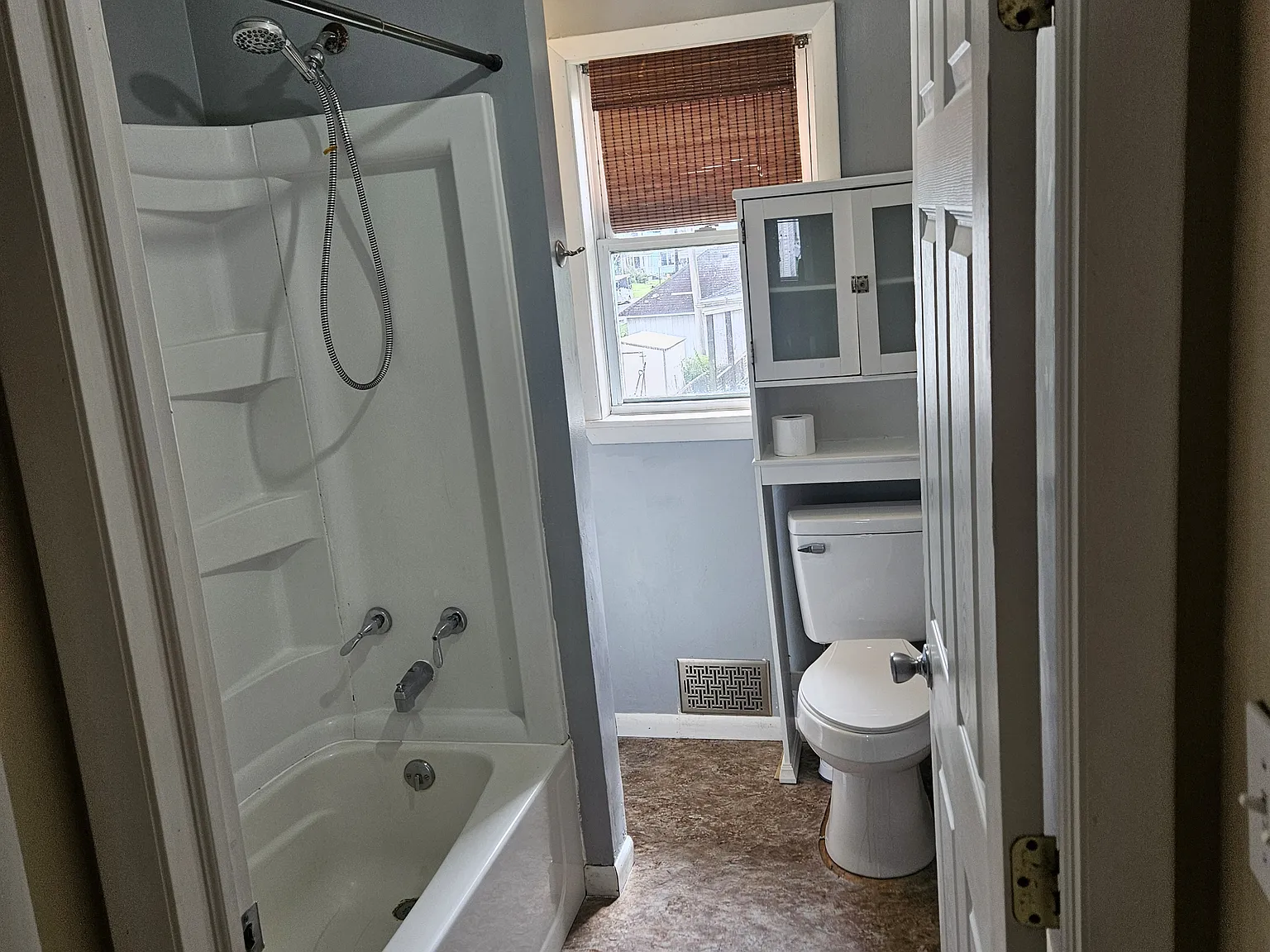 3 bed, $970 — Photo 1
