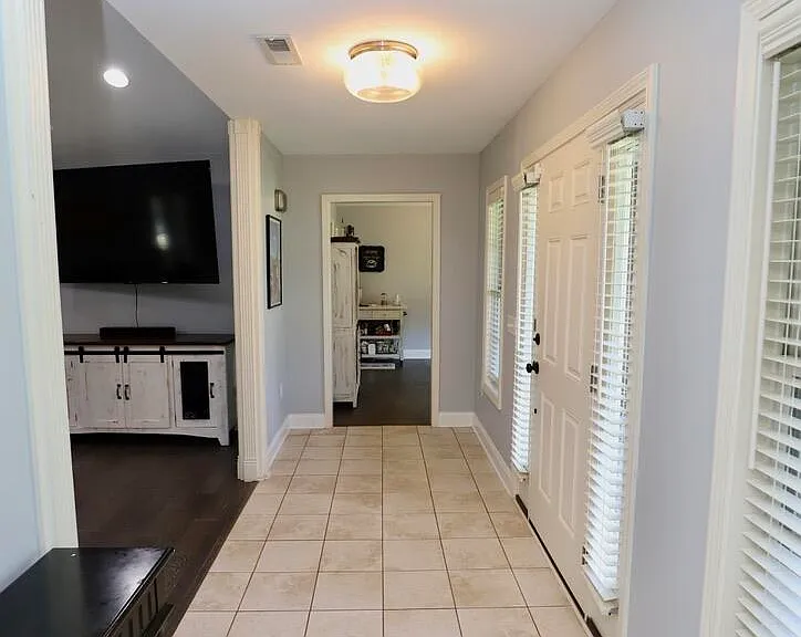 595 Saint Augustine Dr — Photo 16