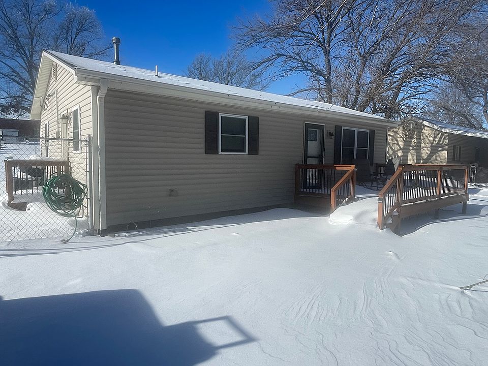 2nd image of 107 S Carbon Ave
