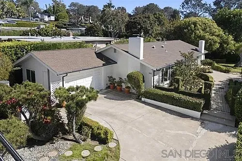445 Avenida Primavera Photo 1