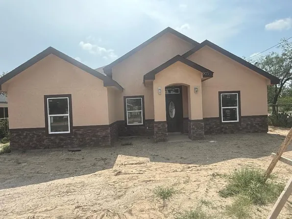 903 Kifuri St, Eagle Pass, TX 78852