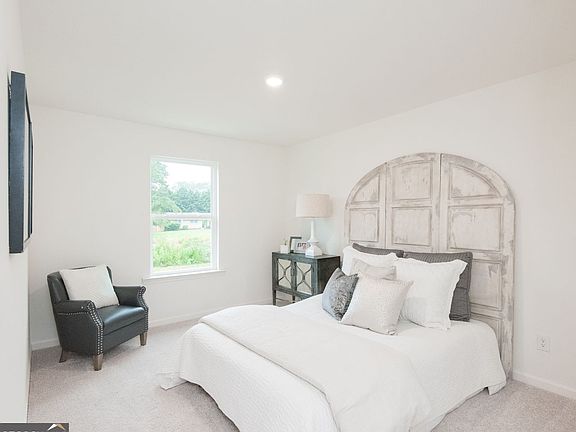 3rd image of 2514 Honey Way