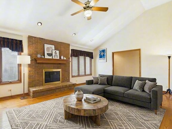 2nd image of 805 Furlong Dr