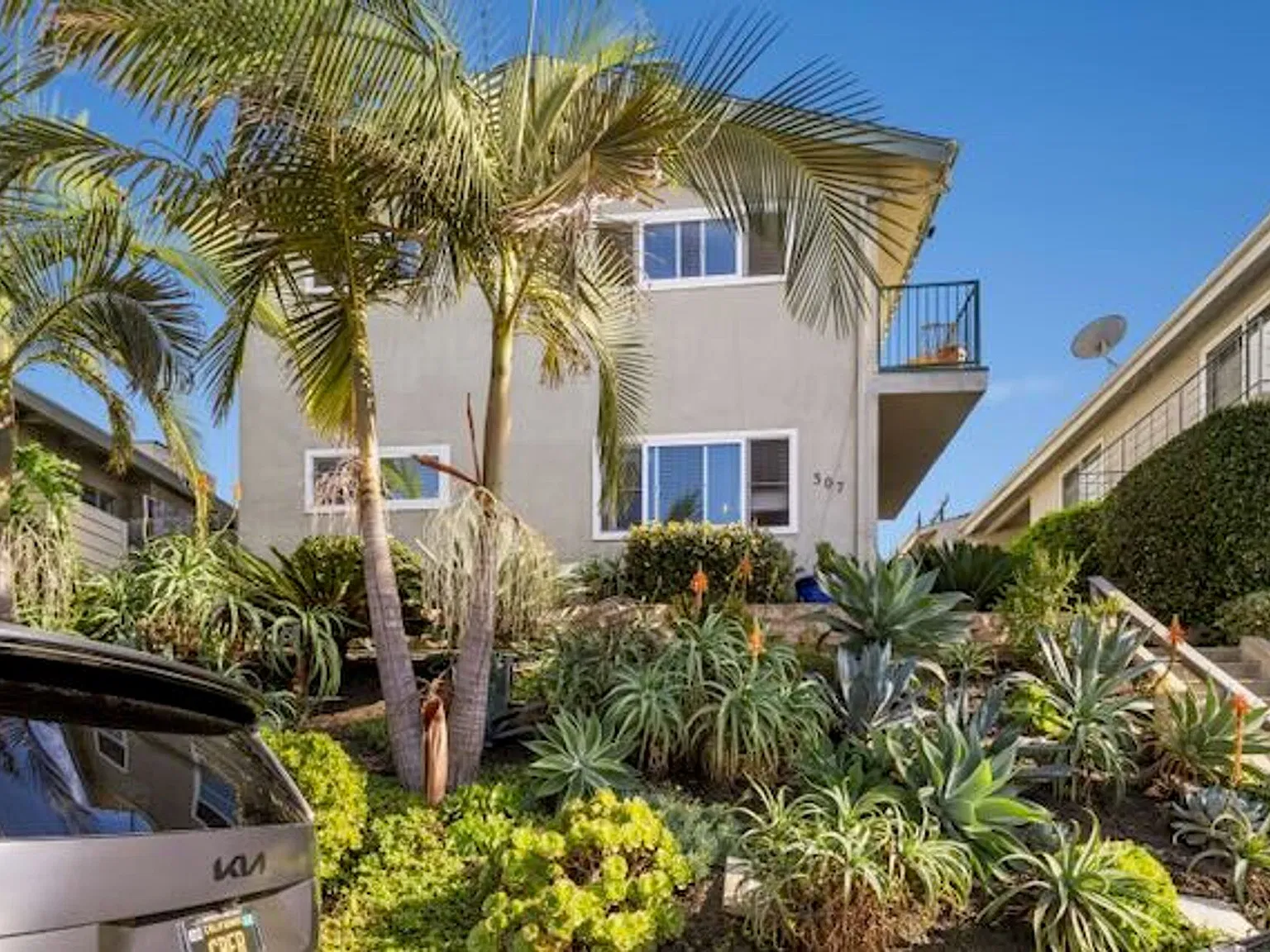 307 Avenida Santa Barbara — Photo 1
