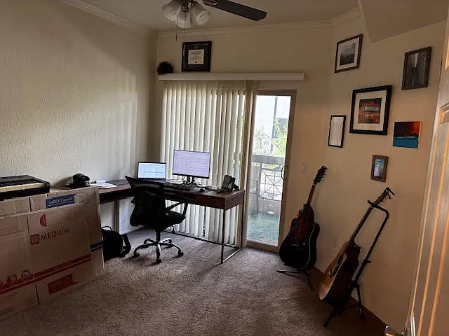 bedroom with full-size bathroom