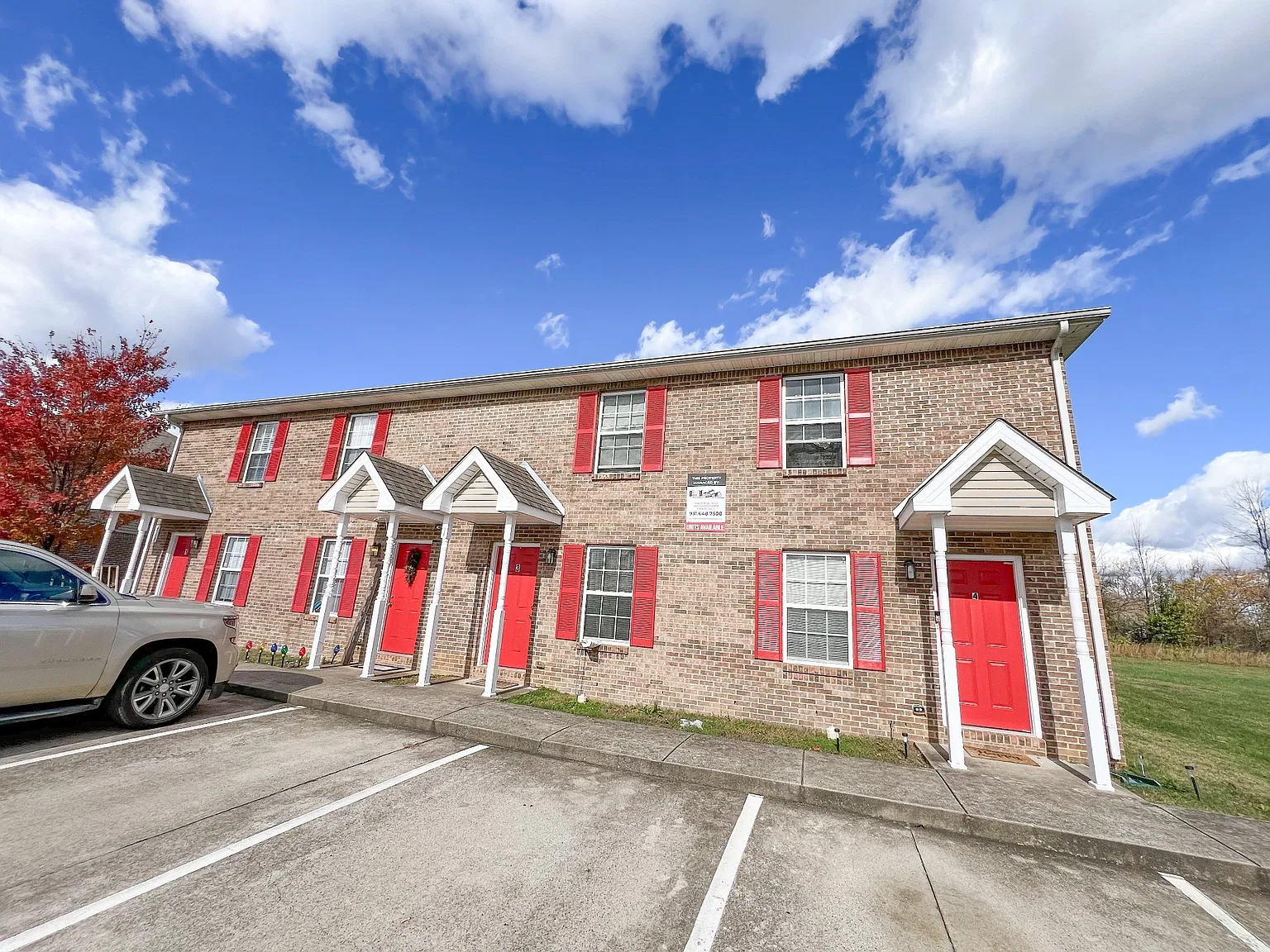 2 bed, 1.5 bath, 1100 sqft, $995 — Photo 1