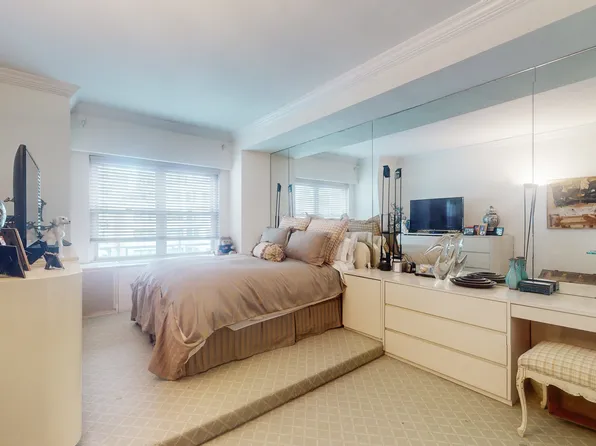 360 East 72nd Street image 13 of 22