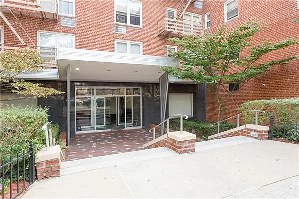 Sold by Weichert Manhattan Midtown | media 23