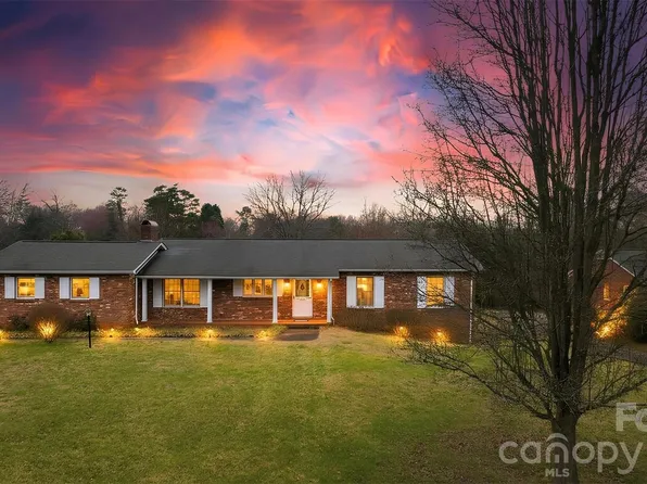 107 33rd Ave NW, Hickory, NC 28601
