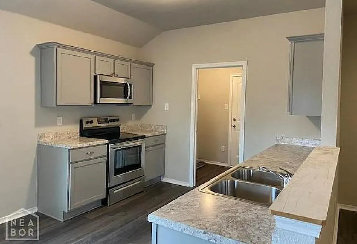3 bed, 1472 sqft, $1,550 — Photo 3