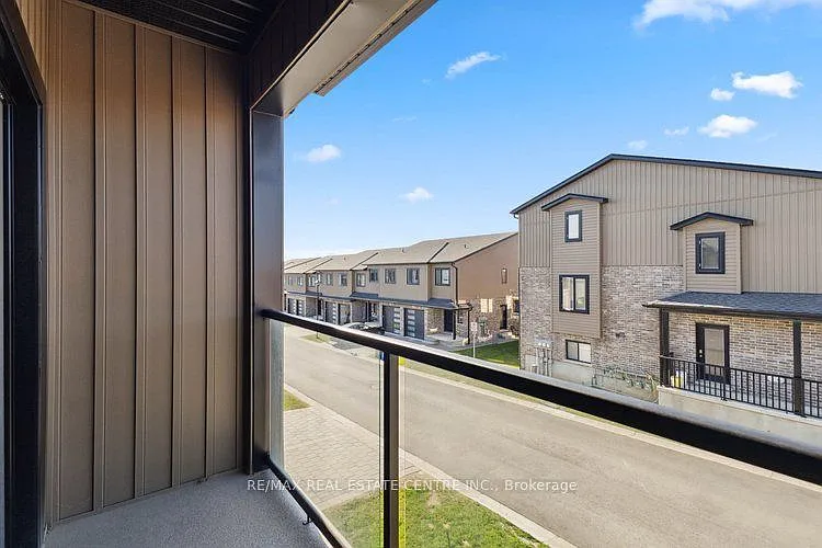 815 Sarnia Rd #1 — Photo 7