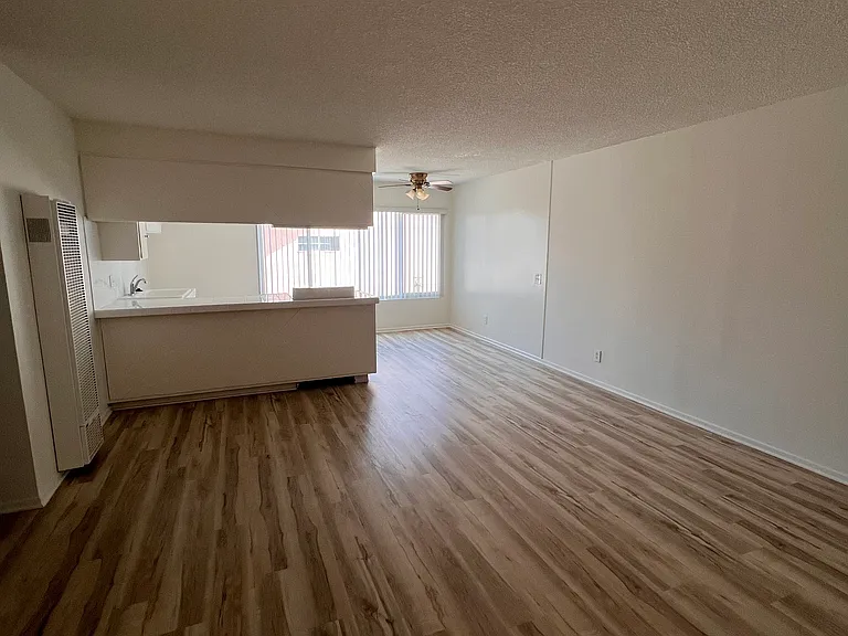 525 N Francisca Ave #1 — Photo 4