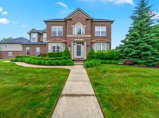 50490 Black Horse Ln, Canton, MI