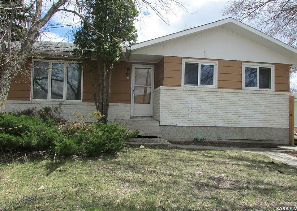 1st image of 6 Bastedo Cres