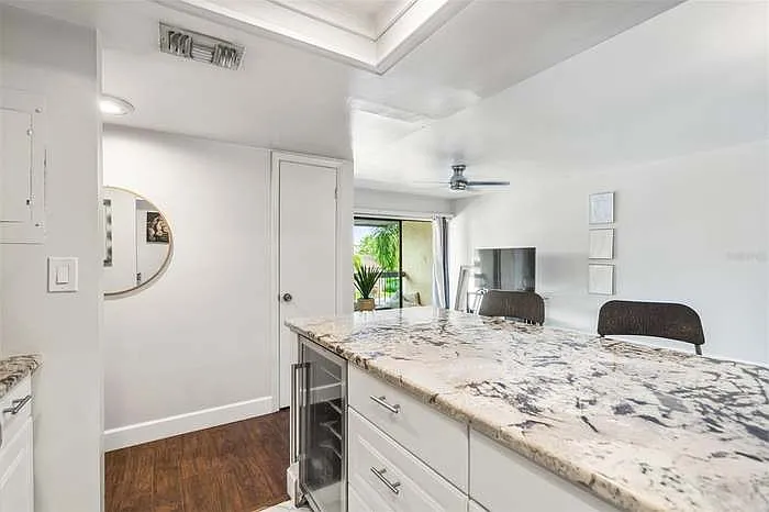 855 N Village Dr N #203 — Photo 8