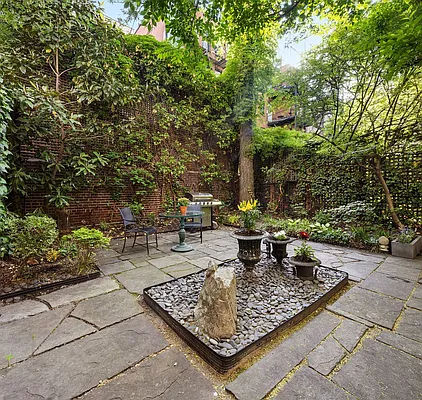 Rented by Compass | media 4