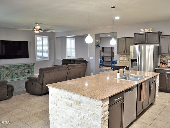 5th image of 1052 W Glen Canyon Dr